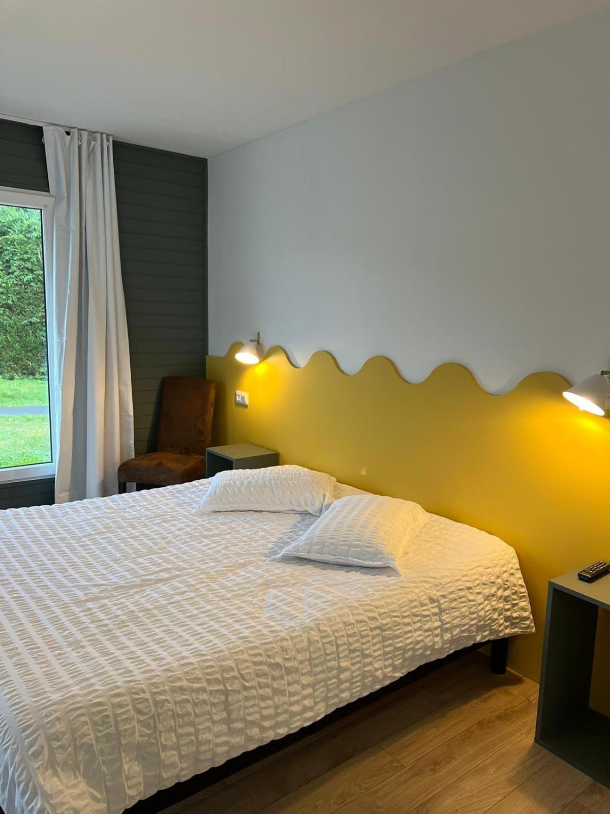 Hotel Les Voisins Beaucemaine Ploufragan Exteriör bild