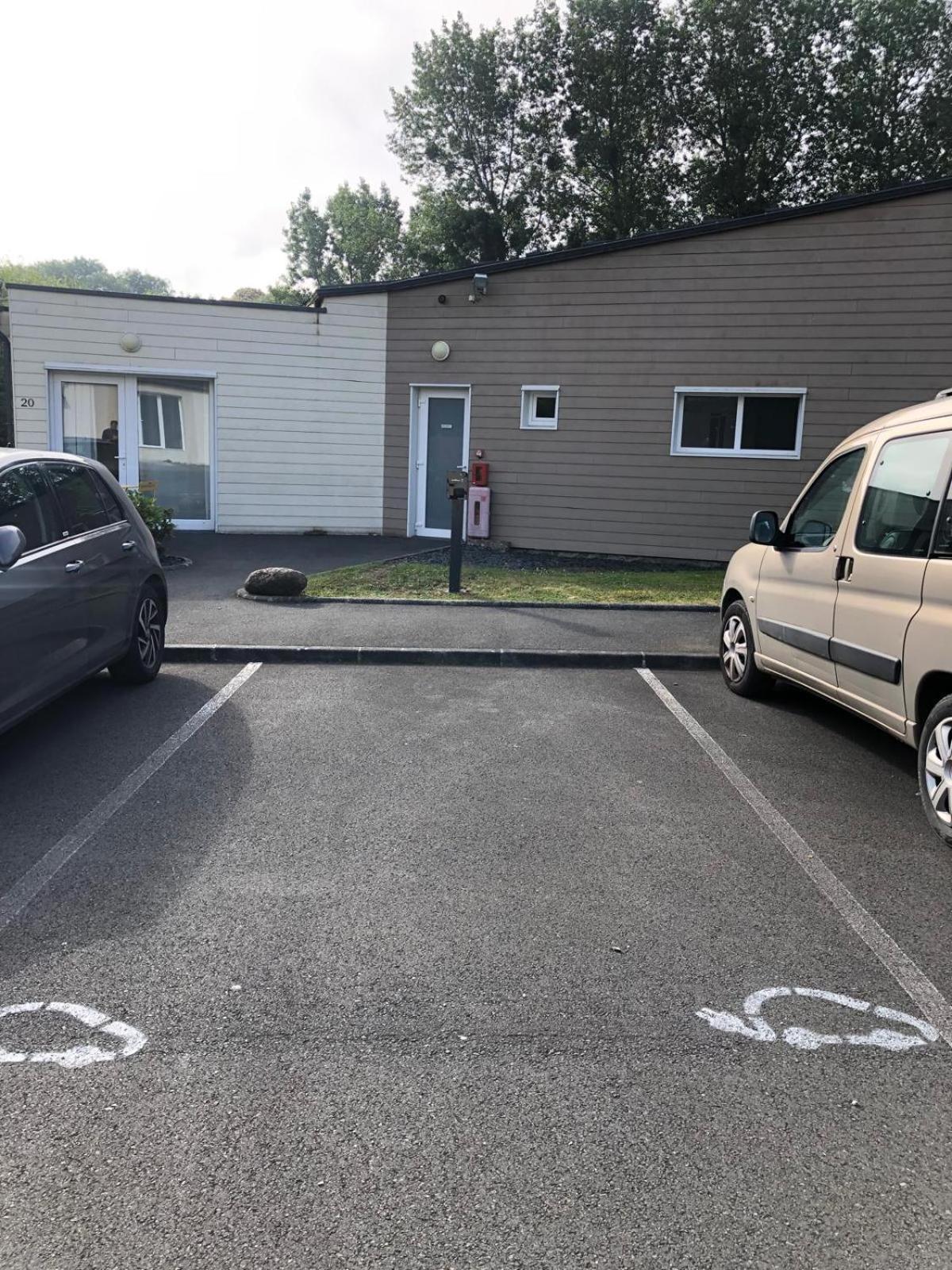 Hotel Les Voisins Beaucemaine Ploufragan Exteriör bild