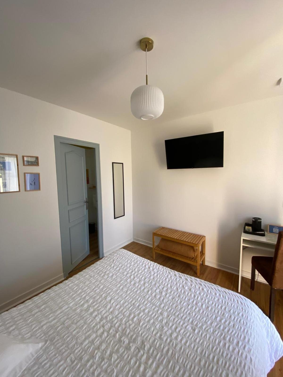 Hotel Les Voisins Beaucemaine Ploufragan Rum bild