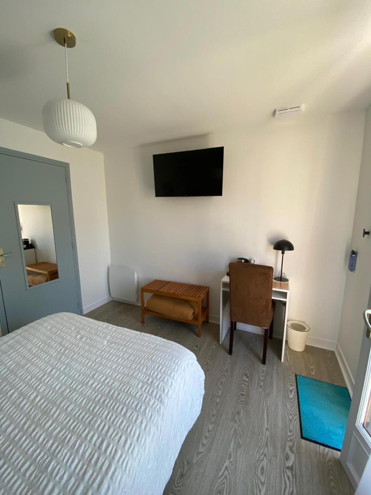 Hotel Les Voisins Beaucemaine Ploufragan Rum bild