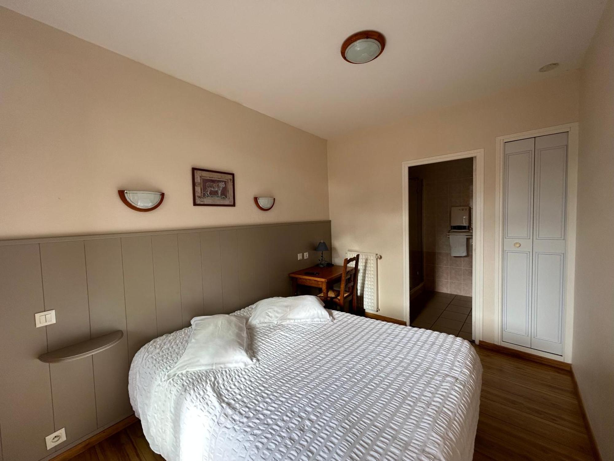Hotel Les Voisins Beaucemaine Ploufragan Rum bild